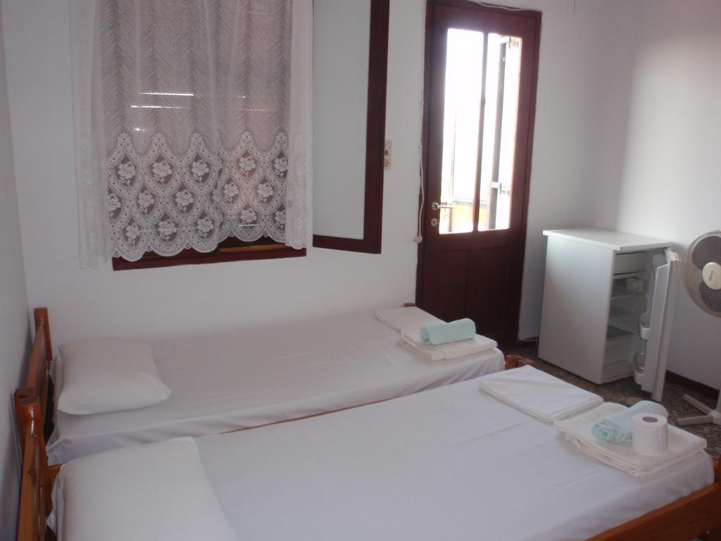 Meraklis Rooms Kariotes Exteriér fotografie