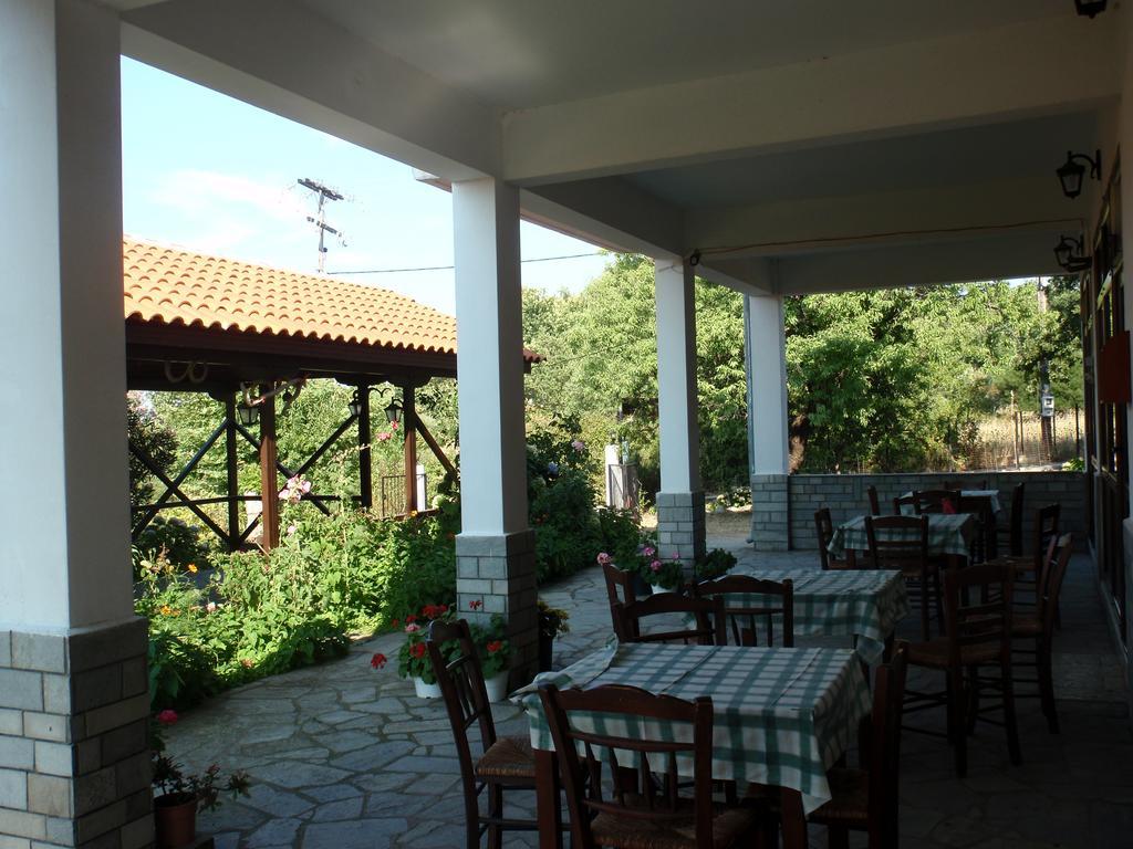 Meraklis Rooms Kariotes Exteriér fotografie